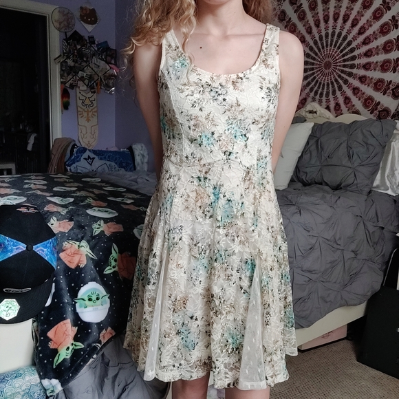 Limited Edition Disney Cinderella Collection Dress - Picture 2 of 6